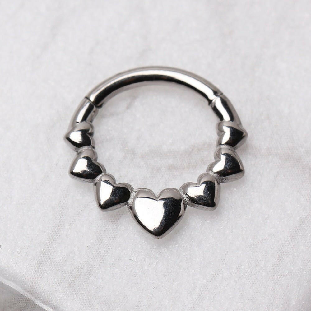 316L Stainless Steel Heart Design Seamless Hinged Clicker Ring.