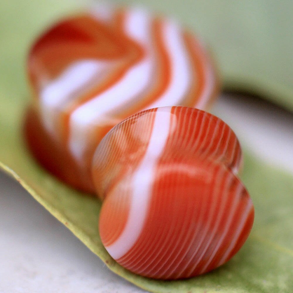 Natural Red Stripe Agate Stone Saddle Plug