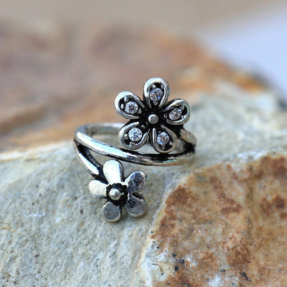 Twist Style Flower Seamless Ring - Impulse Piercings